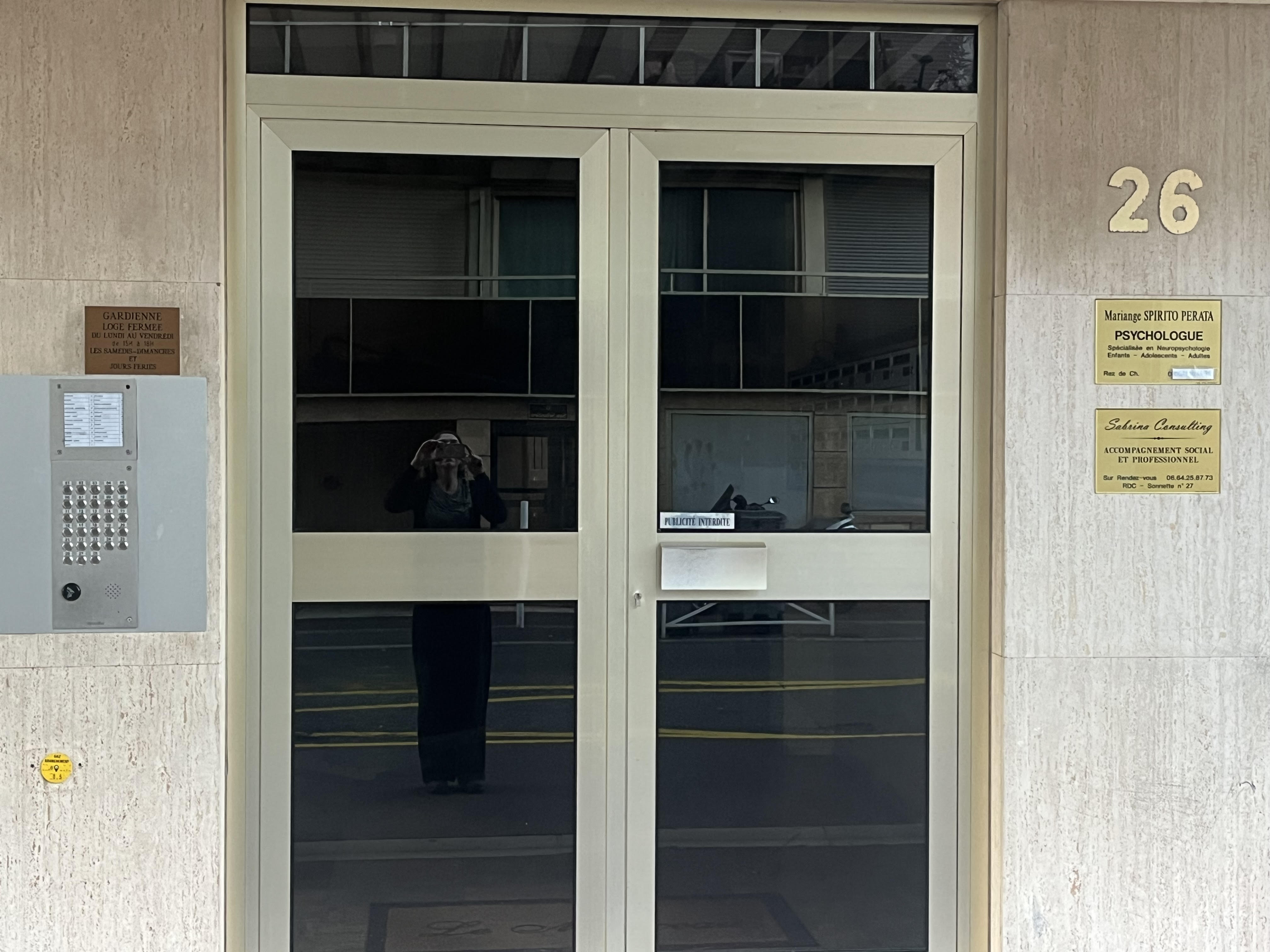 ENTREE_CABINET